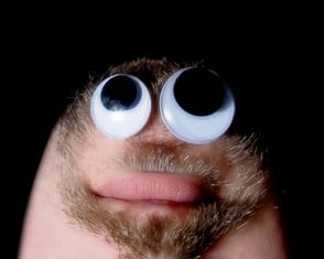 ראש הפוך עם עיניים